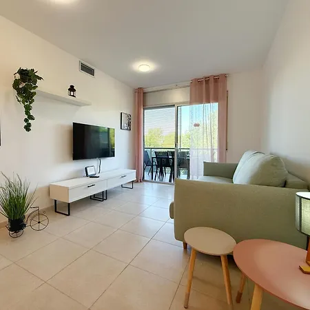Domuum Holidays - Paradise Village Ii *